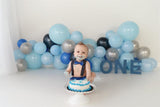 Laden Sie das Bild in den Galerie-Viewer, Fox Gerollt Jungen Geburtstagstorte Smash Blue Balloons Vinyl Hintergrundrolle. Der Vinyl-Hintergrund